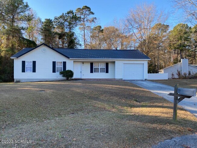 Building Photo - 300 Sedgefield Ct