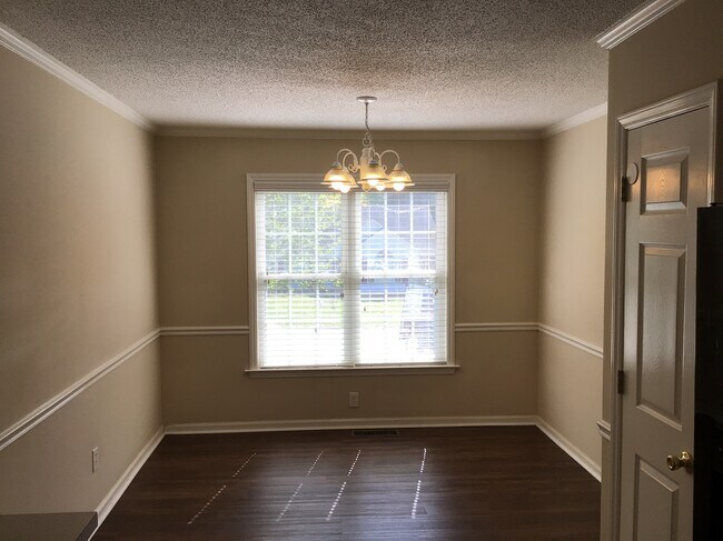 Building Photo - 140 Haven Grove Trl