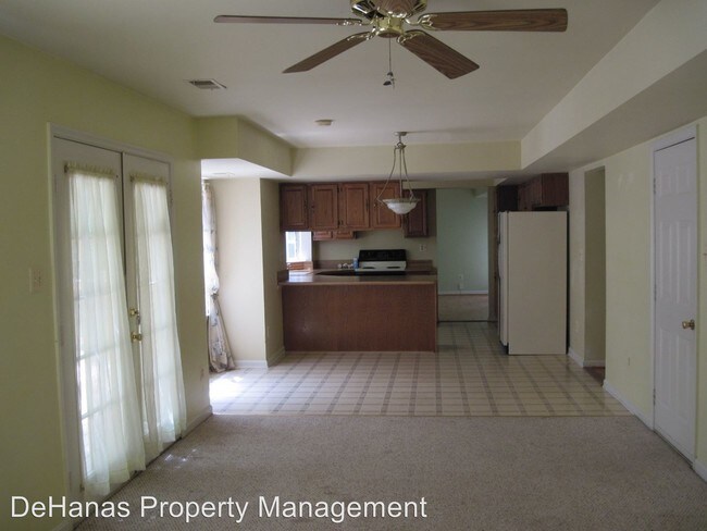 Building Photo - 6557 Lion Ct