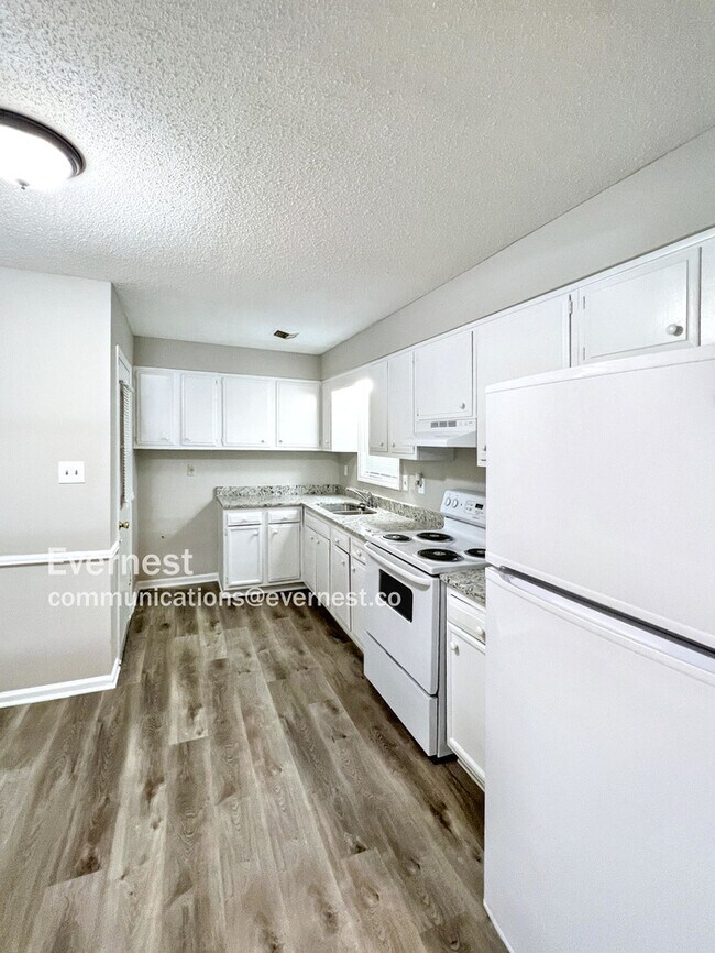 Foto del edificio - 3606 Clearbrook St