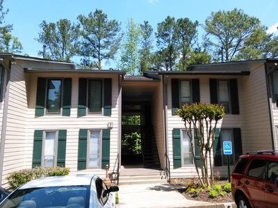 Foto del edificio - 9400 Roberts Dr