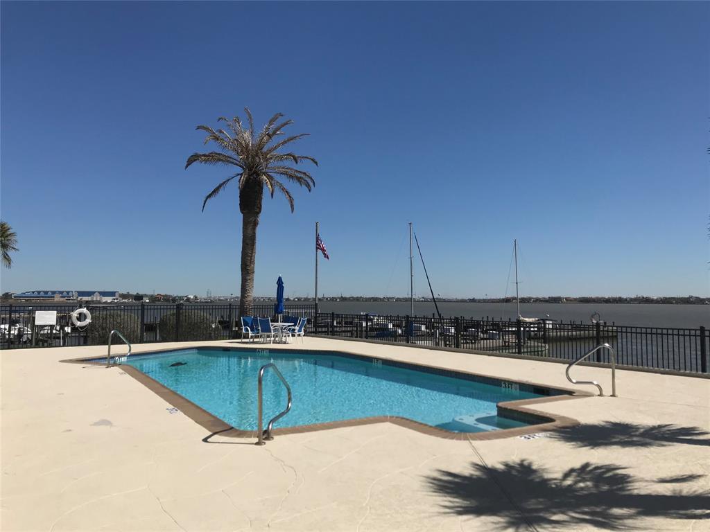 Primary Photo - 100 Yacht Club Ln