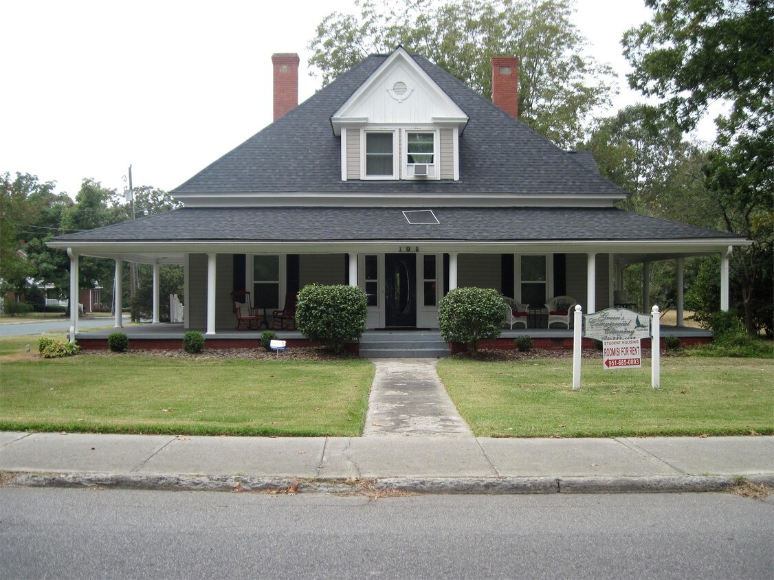 Foto principal - 108 S Main St