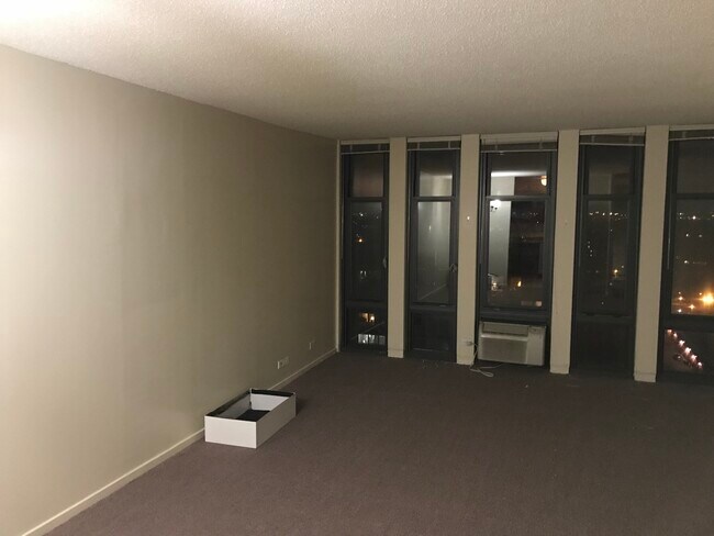 Foto del edificio - 6700 S South Shore Dr