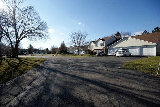 Front view - 3145 Windcrest Dr NE