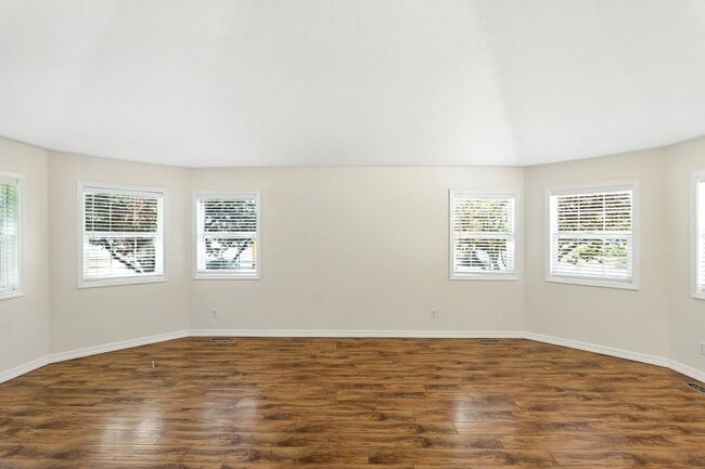 Foto del edificio - Single Family Ranch in Silverton
