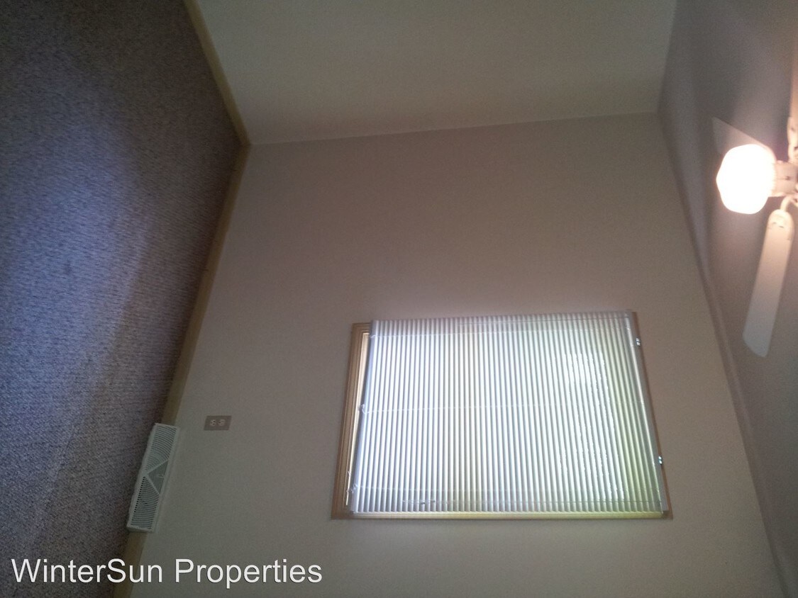 Foto del edificio - 329-329 N Lindy St