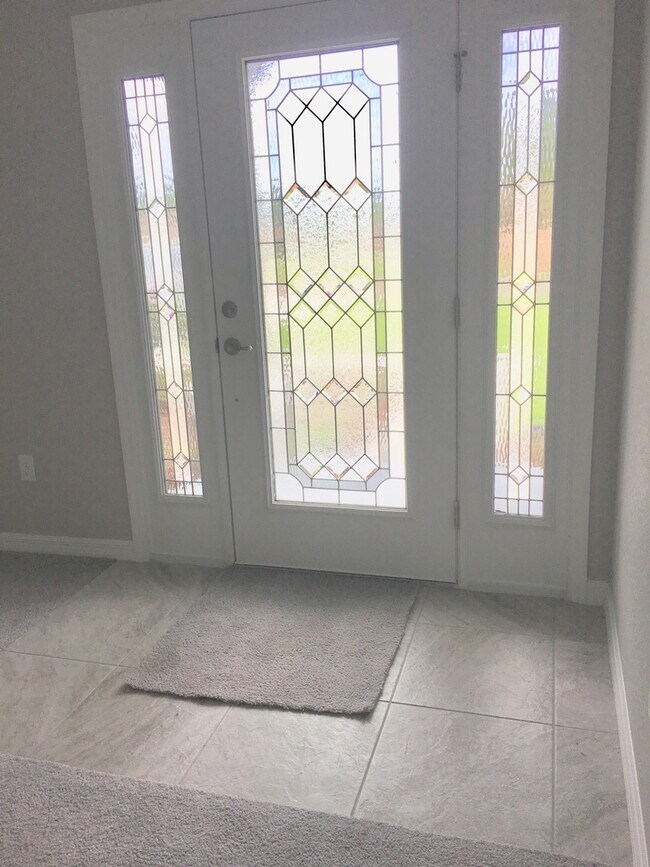 Foto del edificio - Like New! 2018  3/2/2 + Office/Den,  Sprin...