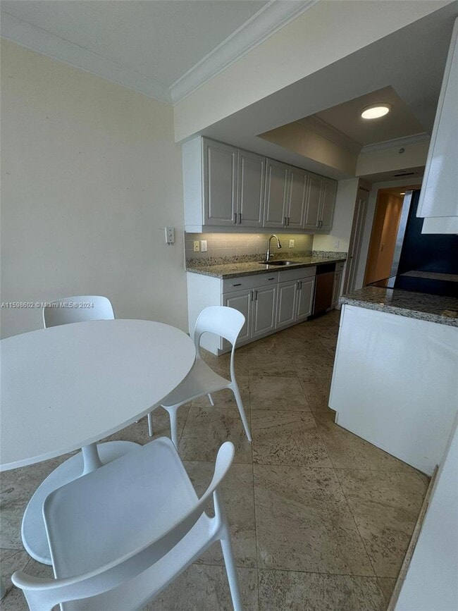 Building Photo - 21205 Yacht Club Dr