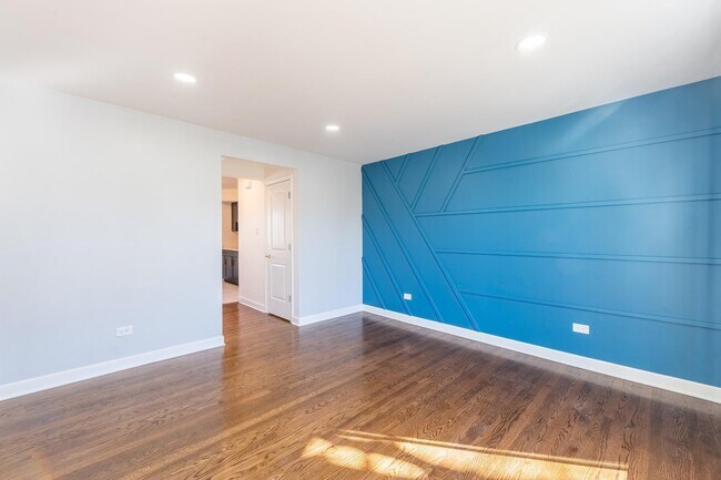 Building Photo - 5202 W 54th St