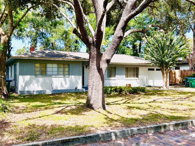 Building Photo - Beautiful 2/1.5 Home in Winter Park plus a...