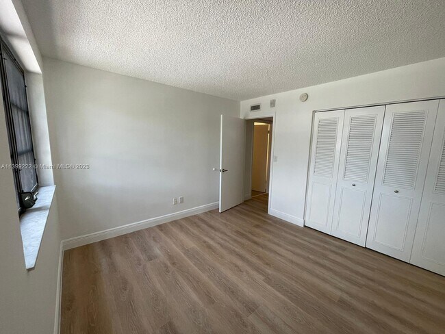 Foto del edificio - 20860 San Simeon Way