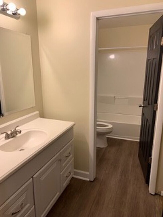 Foto del edificio - 46849 Flower Dr