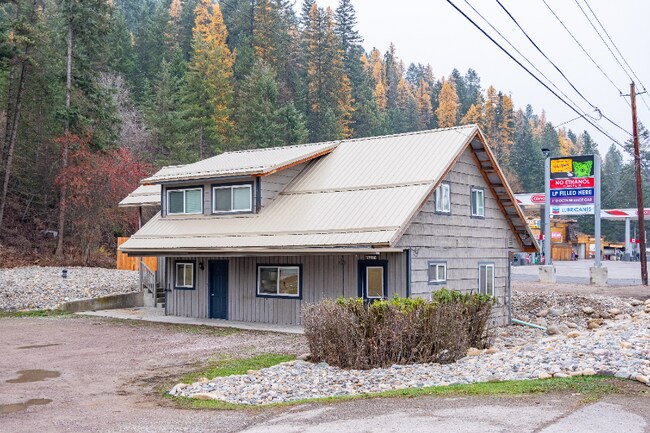 Foto del edificio - 33976 U.S. Hwy 2 W
