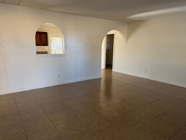 Foto del edificio - Charming 3 Bedroom with Huge Master Suite