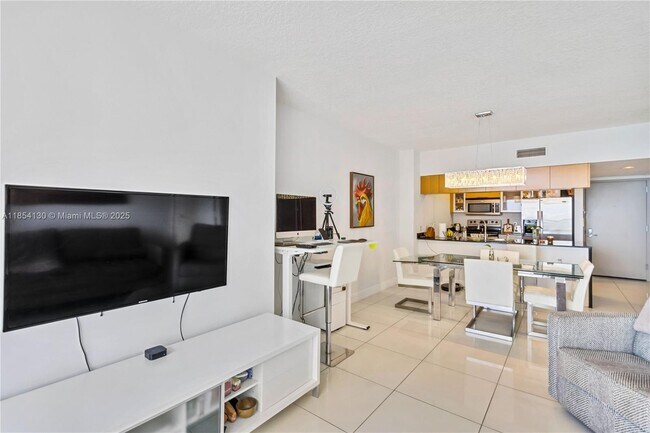 Foto del edificio - 1750 N Bayshore Dr
