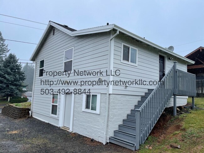 Building Photo - 2 Bedroom Home in Sandy Oregon