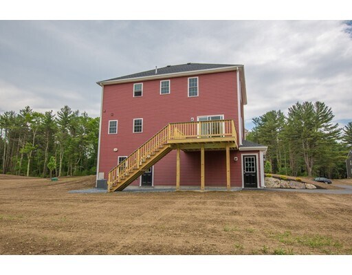Building Photo - 5 Shamrock Ln