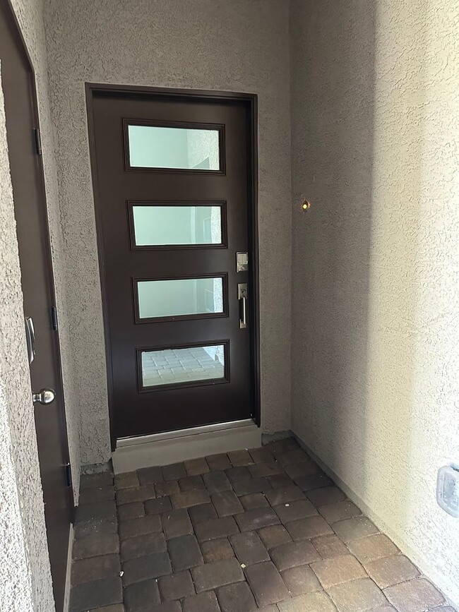 Foto del edificio - Fully furnished 55+ townhome with attached...