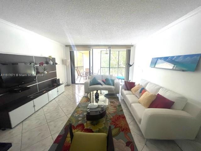 Foto del edificio - 16475 Golf Club Rd