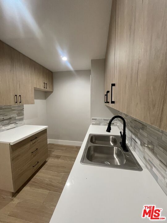 Foto del edificio - 14921 Vanowen St