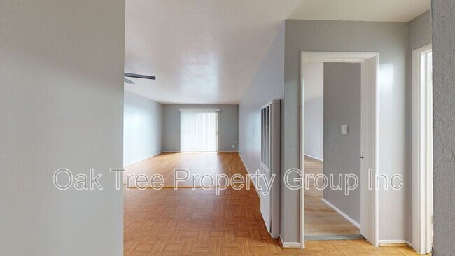 Foto del edificio - 7036 MacArthur Blvd