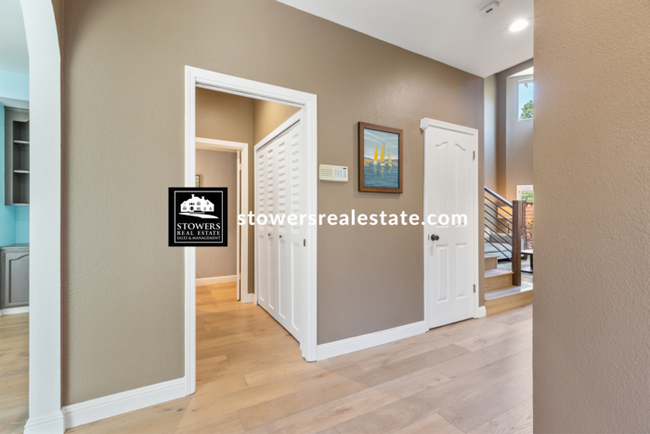Building Photo - 125 Glasgow Cir