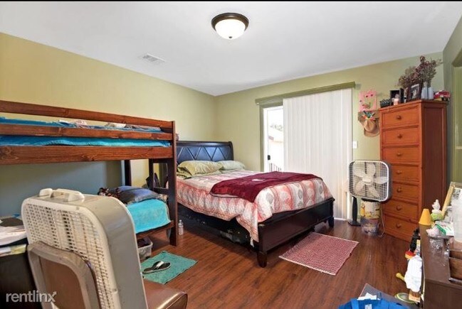 Foto del edificio - 6632 Madden Ave