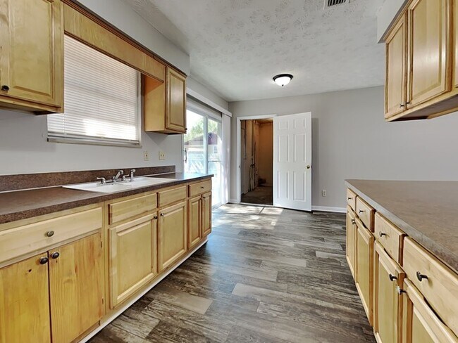 Foto del edificio - 8349 Pembrook Ct