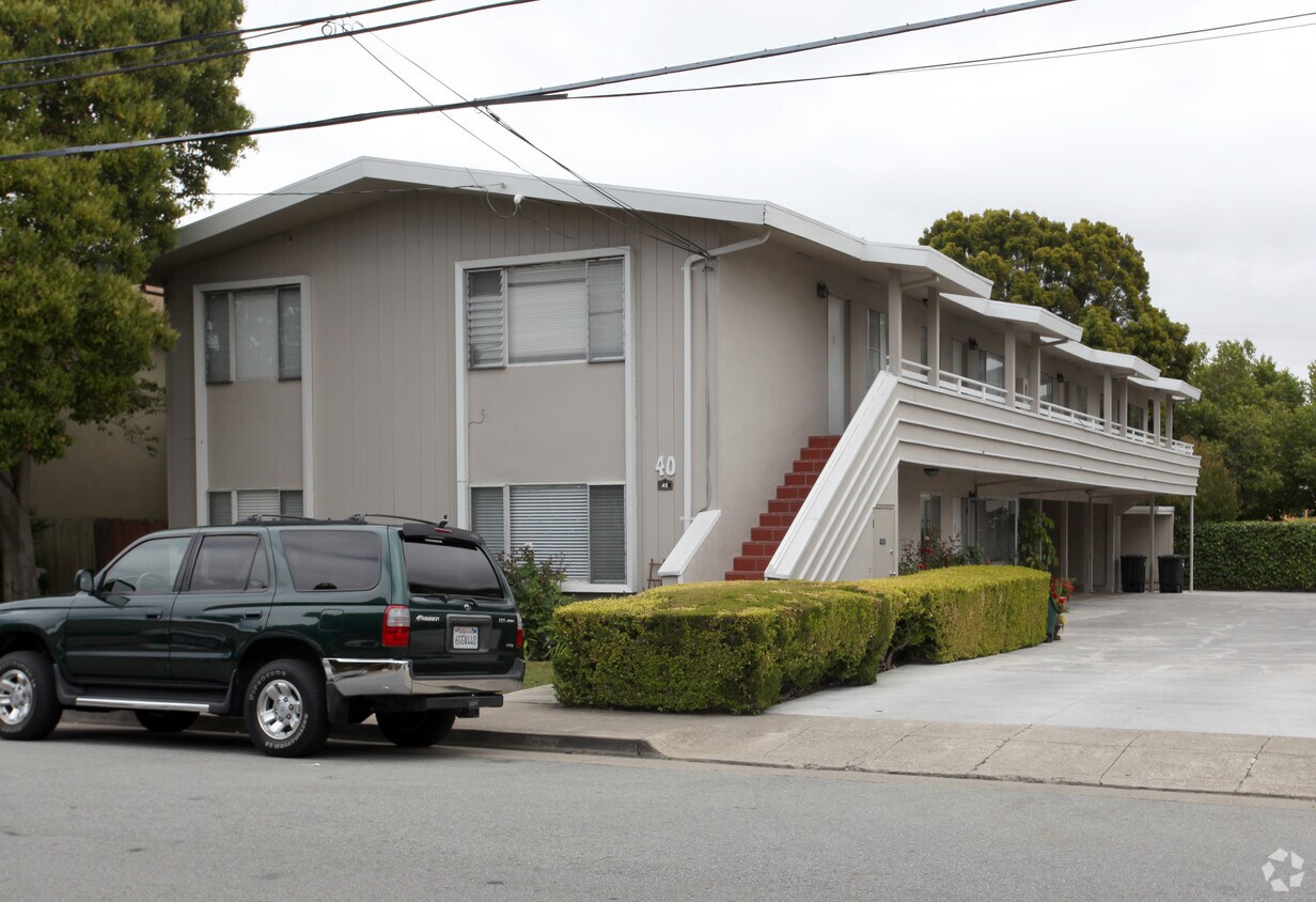 Primary Photo - 40 E 40th Ave