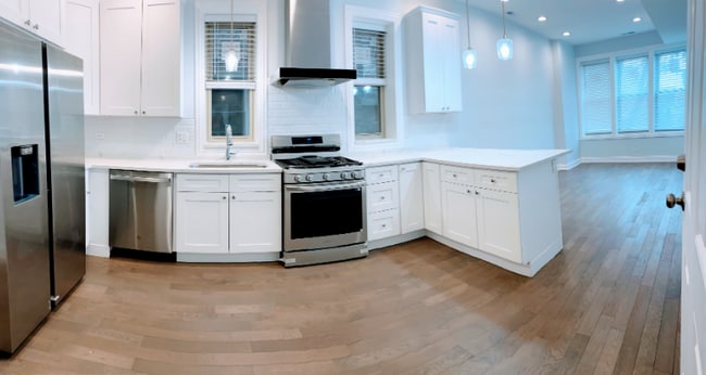 Building Photo - 2847 W 38th Pl