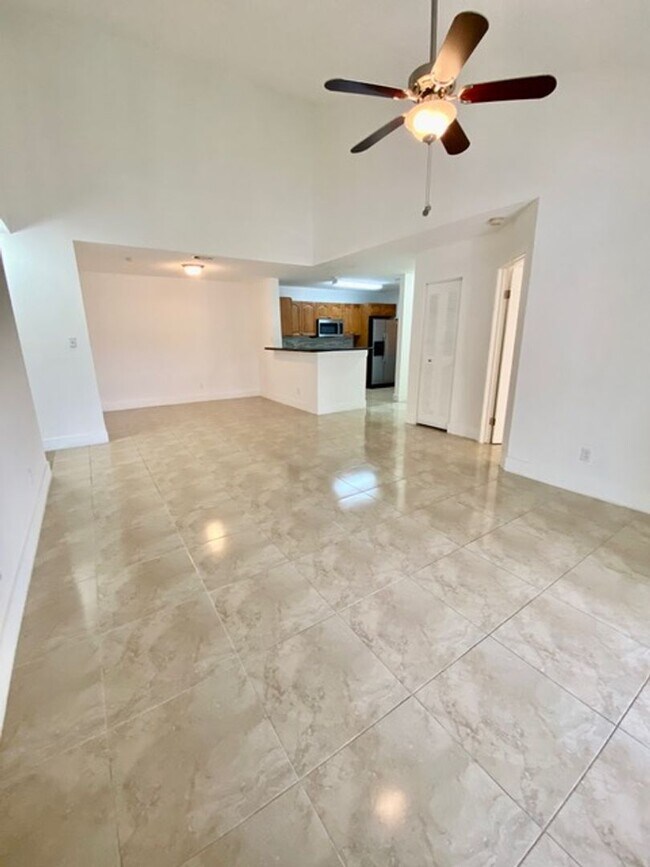 Foto del edificio - Excellent Condo Unit in Coral Springs