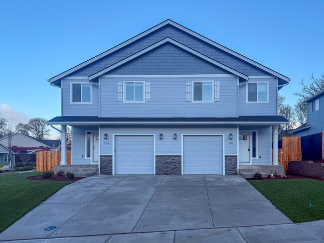 Building Photo - 507 NW Hillcrest Dr