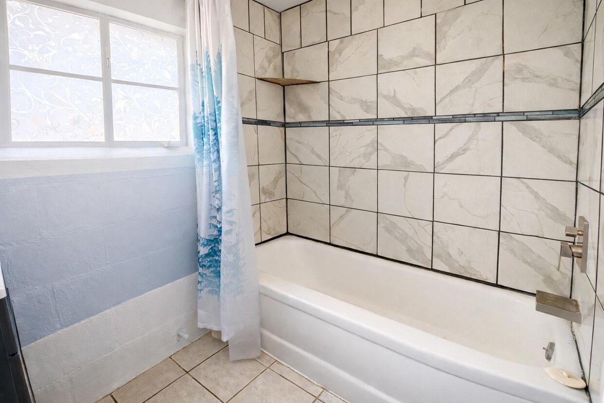 Building Photo - Tiny House