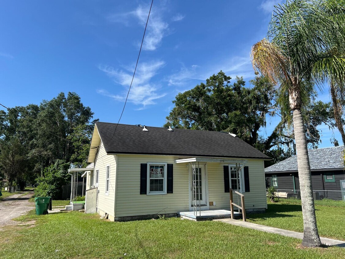 Great 3BR/2BA, HUGE Kitchen, Central Locat... - Great 3BR/2BA, HUGE Kitchen, Central Locat...