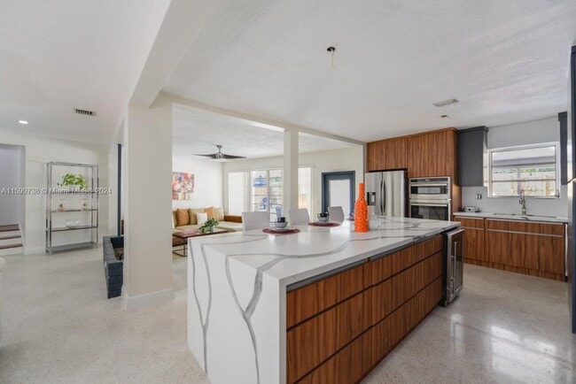 Foto del edificio - 12520 NE Miami Pl