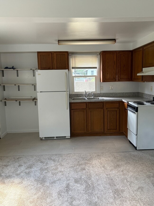 Building Photo - 3707 Burchfield Dr