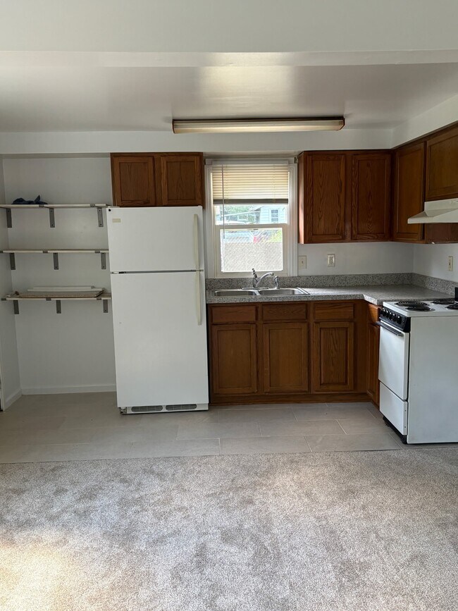 Foto del edificio - 3707 Burchfield Dr