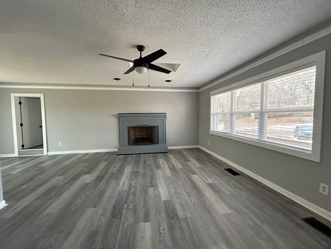 Building Photo - 36 Mitchell St