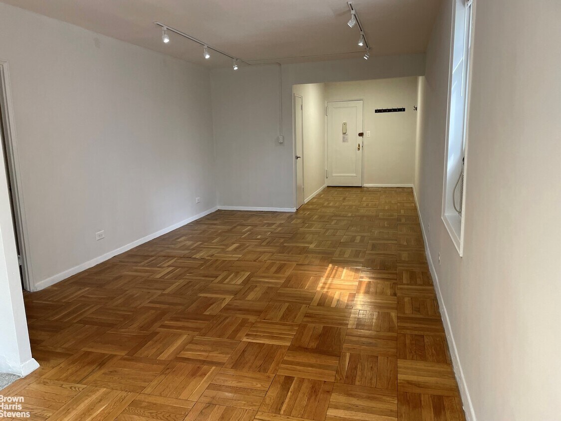 5601 Riverdale Ave Unit 4J, The Bronx, NY 10471 Room for Rent in The