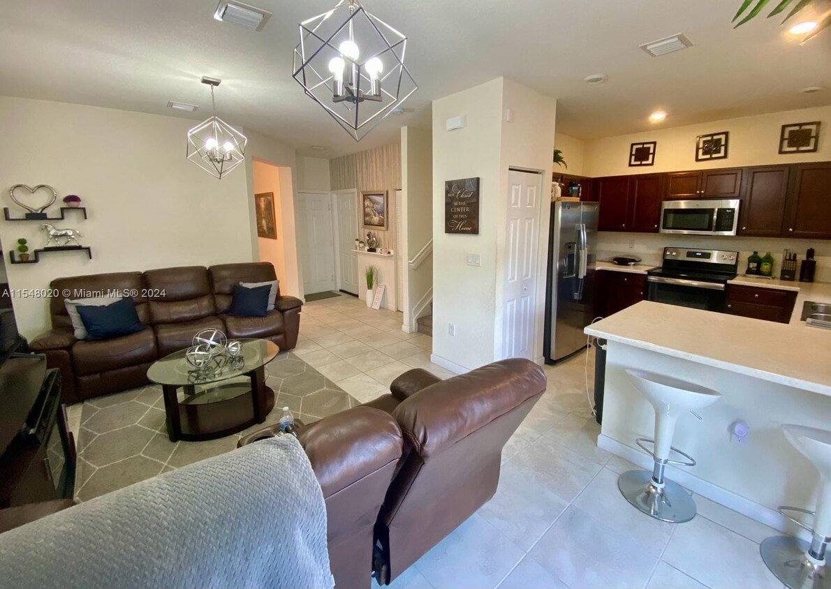 Primary Photo - 3429 SE 1st St