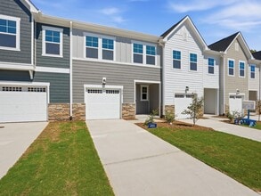 Building Photo - 214 Deercroft Dr