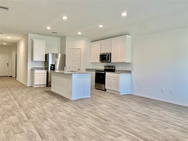 Foto del edificio - 2213 Laurel Bloom Ln