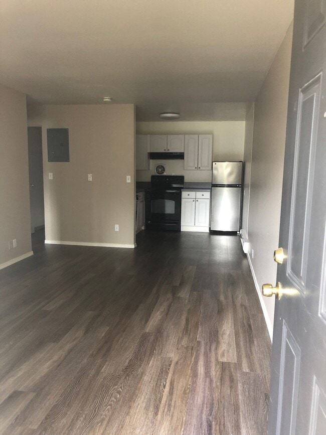 Building Photo - 3601 NE 73rd Pl