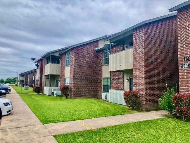 Foto del edificio - Lakeview Apartments