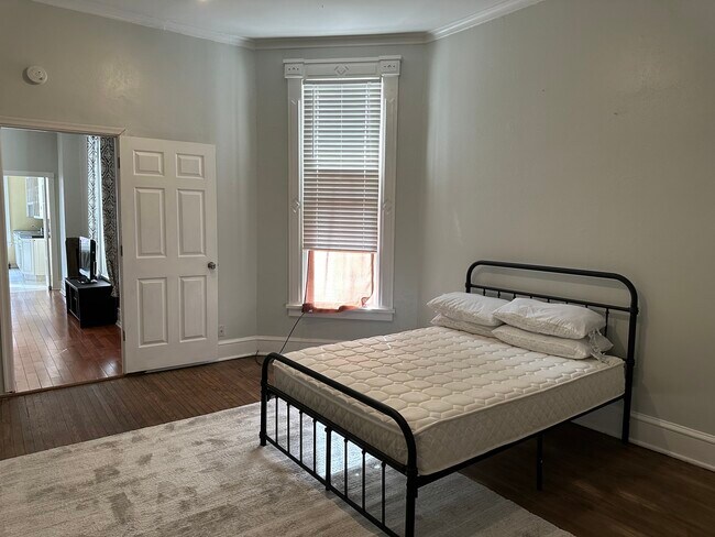 Building Photo - 624 Jefferson Ave