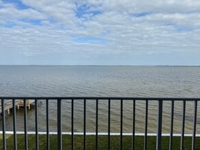 Building Photo - 6850 US-1