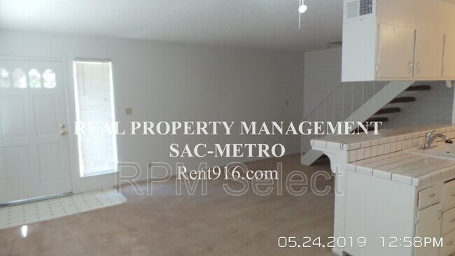 Building Photo - 9094 Piñata Way
