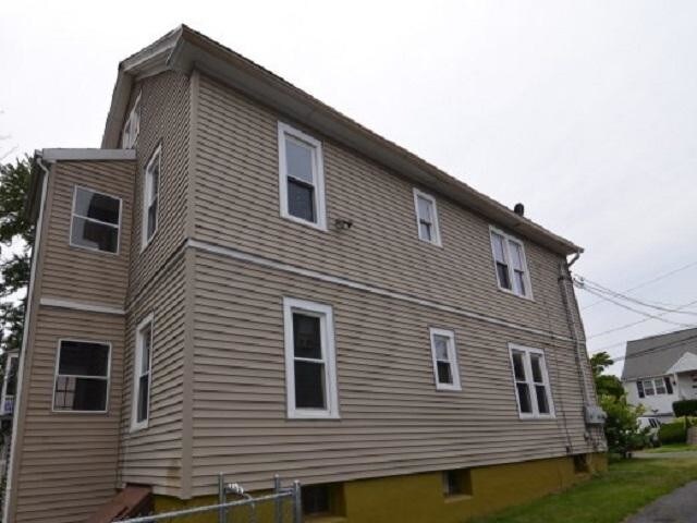 Building Photo - 4 bedroom in New Britain CT 06053