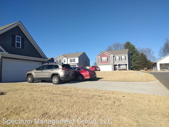 Foto del edificio - 3 br, 2 bath House - 220 Greene Lane